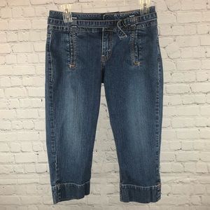 Levi’s Strauss signature stretch Capri jeans in Misses size 4.